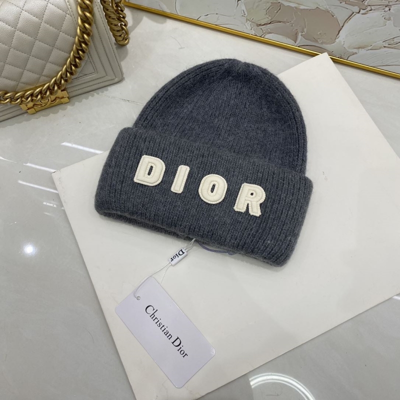 CHRISTIAN DIOR